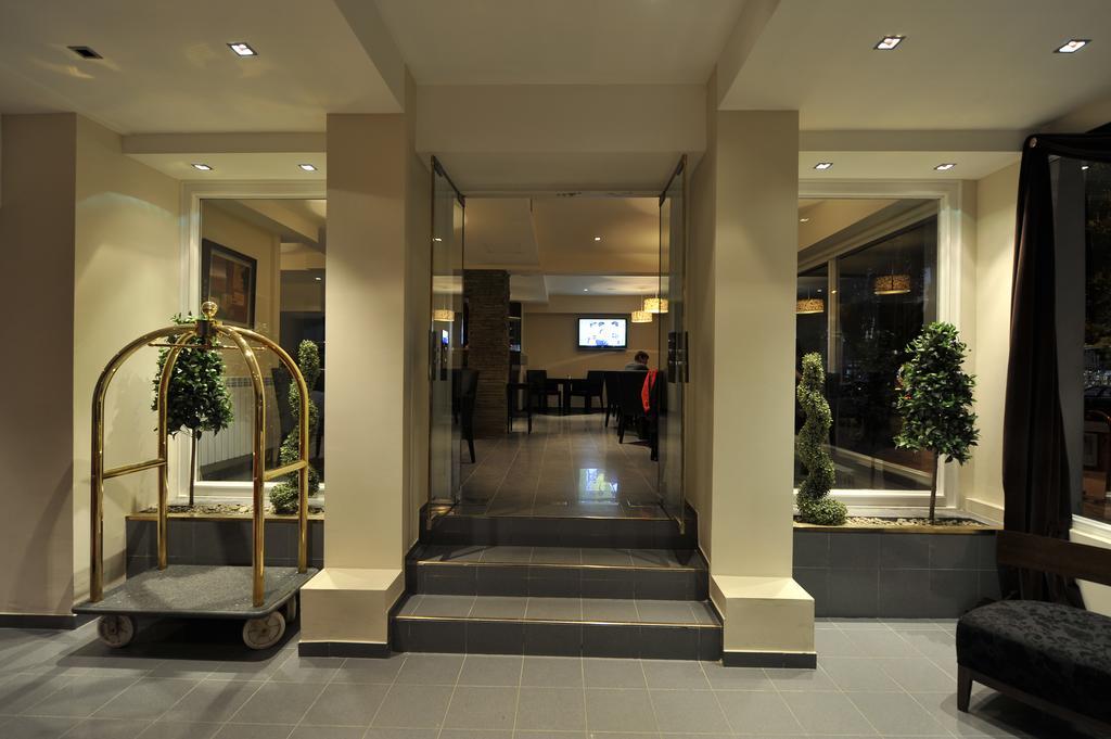 Hotel Comercio Rio Gallegos Exterior photo